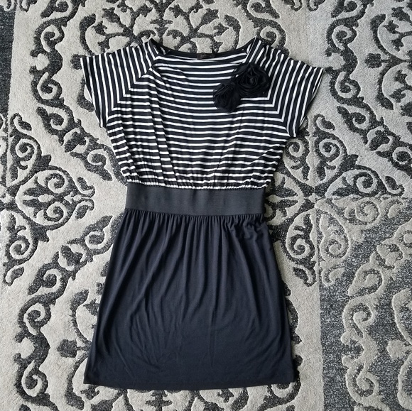 The Limited Dresses & Skirts - 👗 NWT The Limited black & white dress. SZ: S